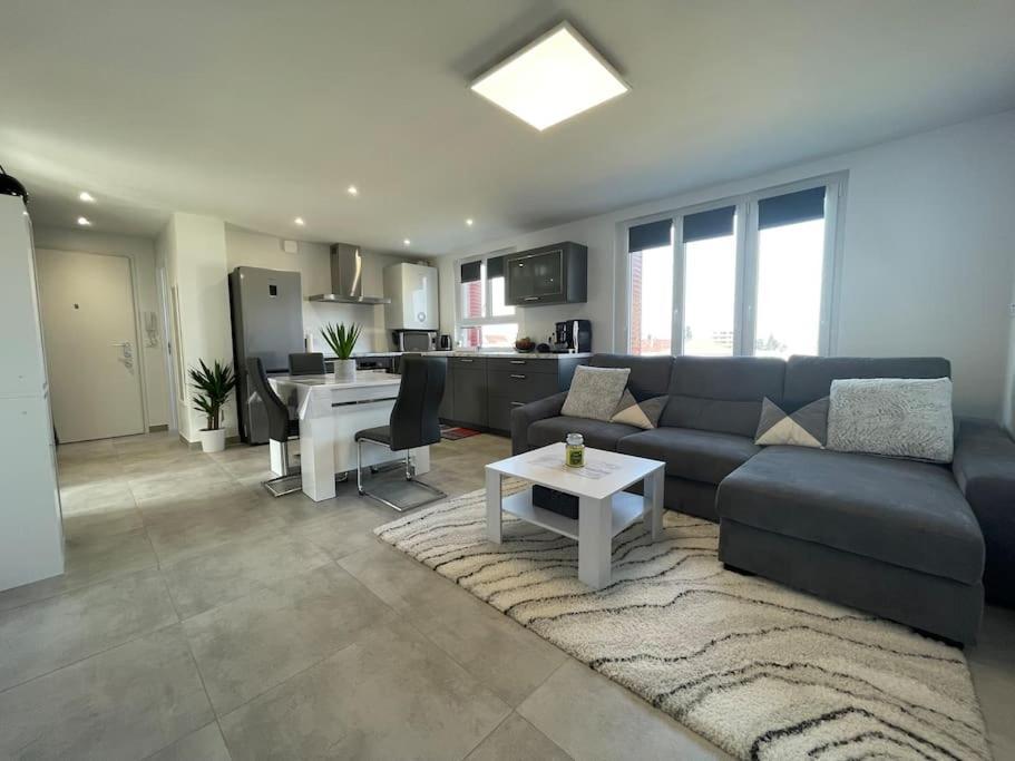 Appartement T3 En Centre-Ville De Thonon-Les-Bains Luaran gambar